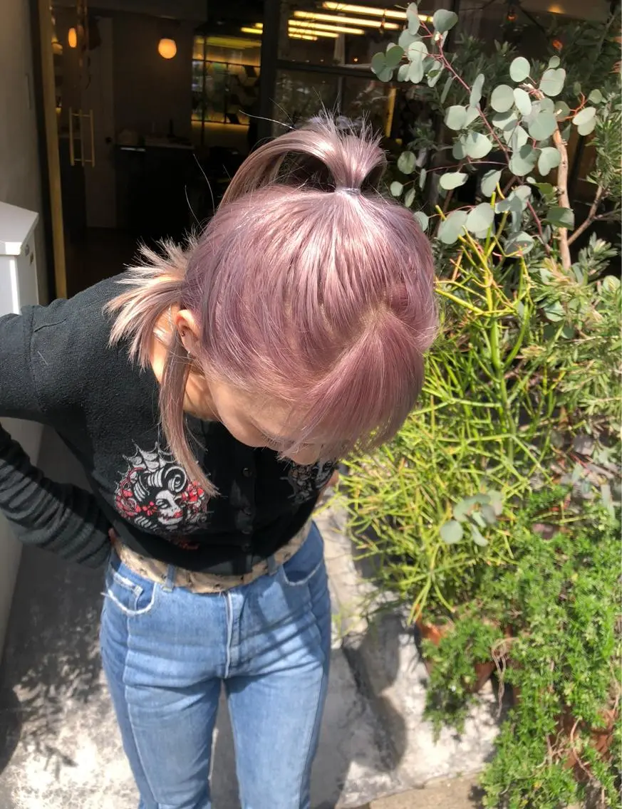 ミディアム カラー ミディアムパーマ バレイヤージュ ブリーチ ブロンド ケアブリーチ ヘアカラー トリートメント スパイラルパーマ 🌐hina⭐️のヘアスタイル