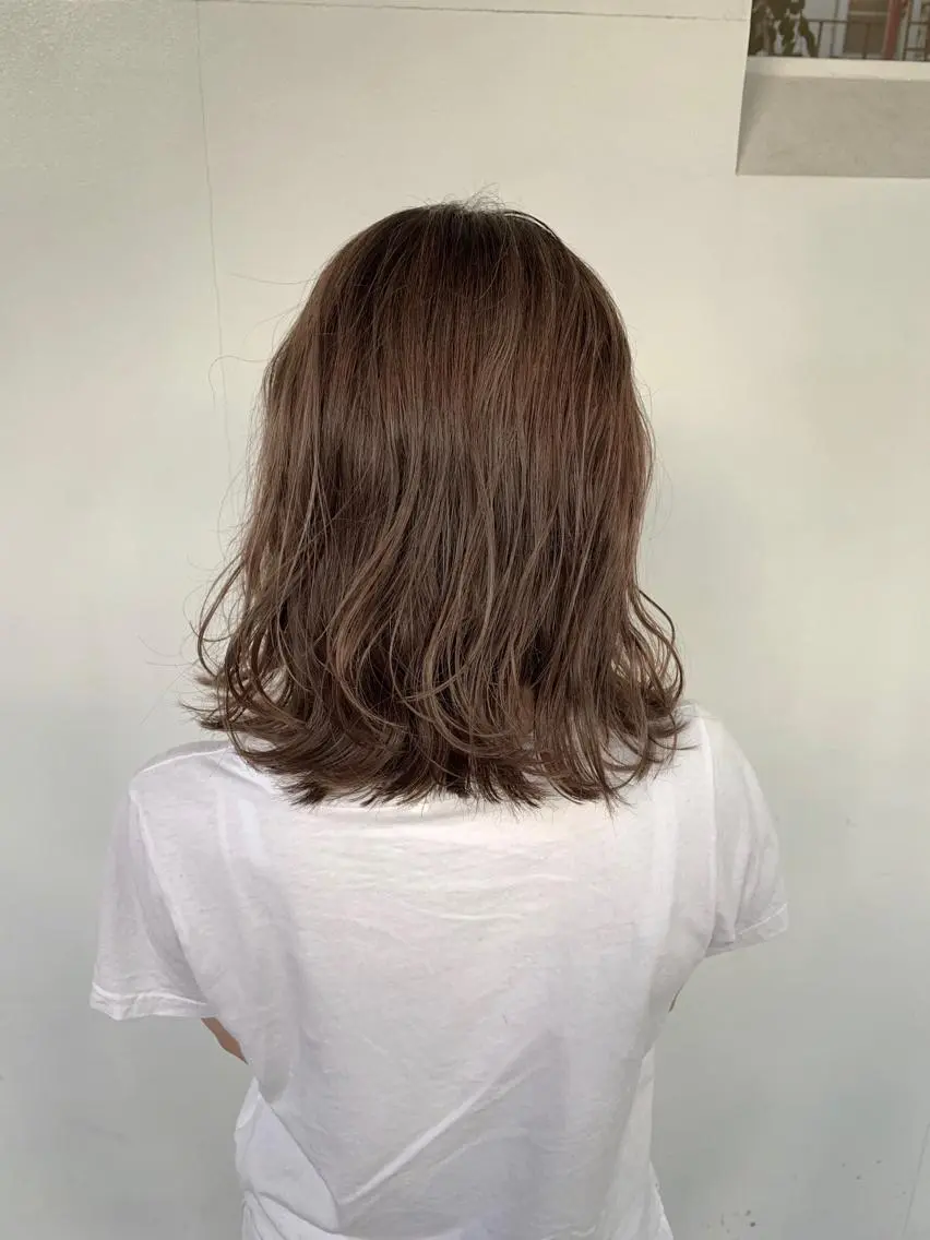 ショート カラー グレージュ 東條 克義のヘアスタイル