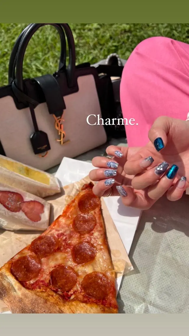 ネイル ブルー 持ち込み ニュアンスネイル Charme. NOBUKOのネイルデザイン