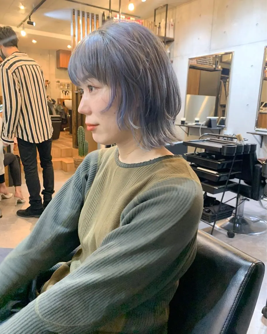 ショート カラー ブルーカラー ブルージュ ウルフカット 柔らかブラウン/顔周 りレイヤー♡ユウシのヘアスタイル