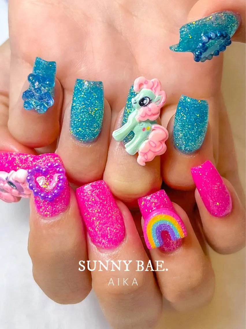 ミディアム ネイル アートネイル キラキラネイル ロングネイル スカルプネイル ショートネイル Made By AIKAのネイルデザイン