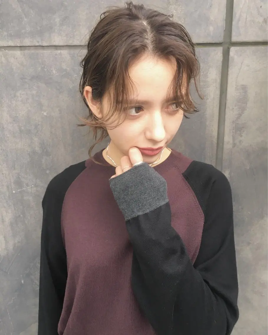 ミディアム カラー アッシュ ベージュカラー レイヤーカット BLend 渋谷のヘアスタイル