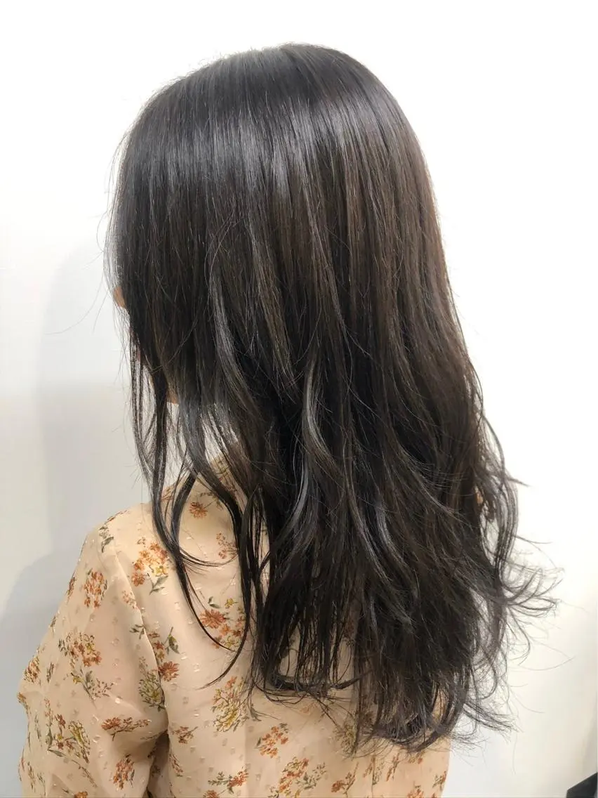 ミディアム カラー グレージュ 🫧渋谷美容師 たくみ🫧のヘアスタイル