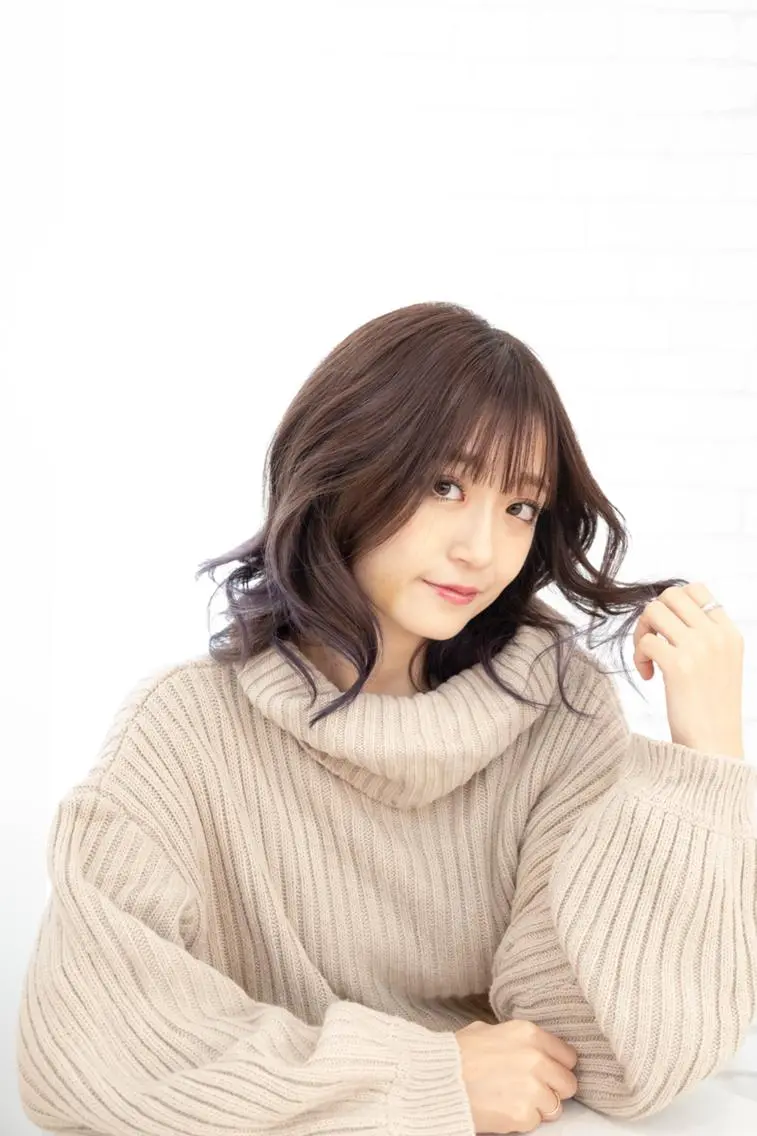 セミロング レイヤーカット ウルフカット ウルフレイヤー カット 友谷 ルーカスのヘアスタイル