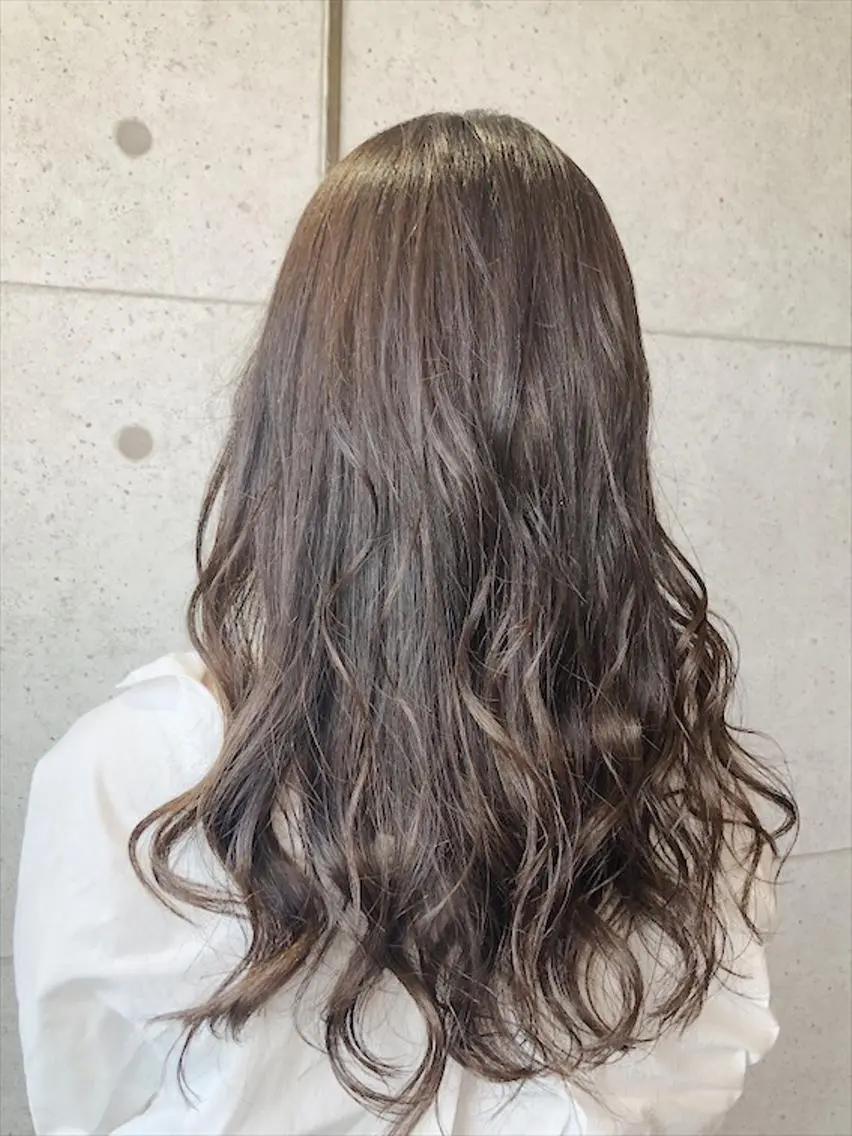 ロング カラー アッシュ アッシュブラウン ブラウンカラー トリートメント 福森 みずきのヘアスタイル