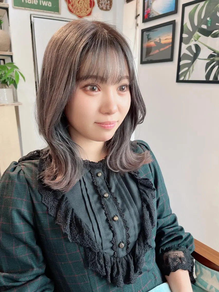 セミロング カラー 透明感カラー ネイビーカラー カット ヘアカラー トリートメント 松川  智行のヘアスタイル