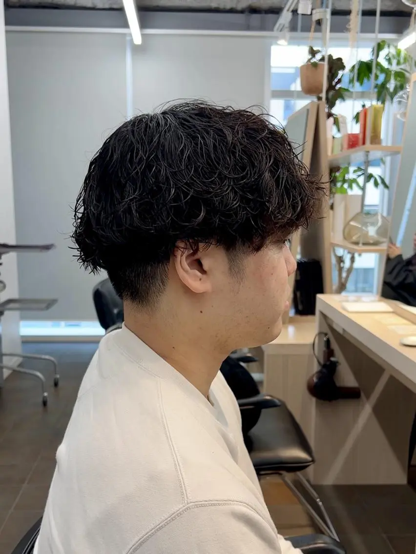 ショート メンズ パーマ メンズハイトーン メンズパーマ スペインカール スパイキーショート ツイストスパイラルパーマ カット パーマ メンズパーマ/ メンズカット/タクヤのヘアスタイル