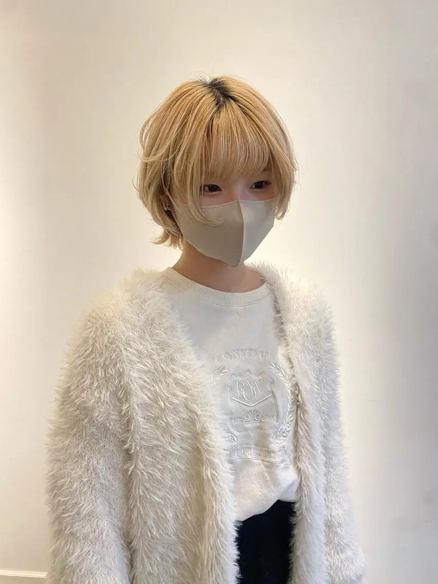 ショート レイヤーカット/ ダブルカラーサクライのヘアスタイル