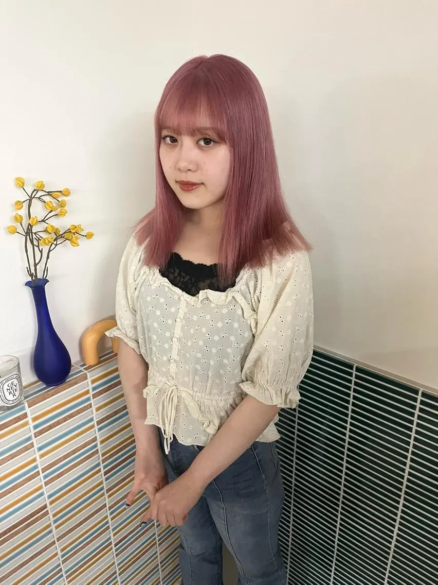 ミディアム カラー ベージュカラー ブリーチ ピンクカラー ピンクベージュ ヘアカラー トリートメント 🩷ハイトーン透明感 レイヤー🩷ユリカのヘアスタイル