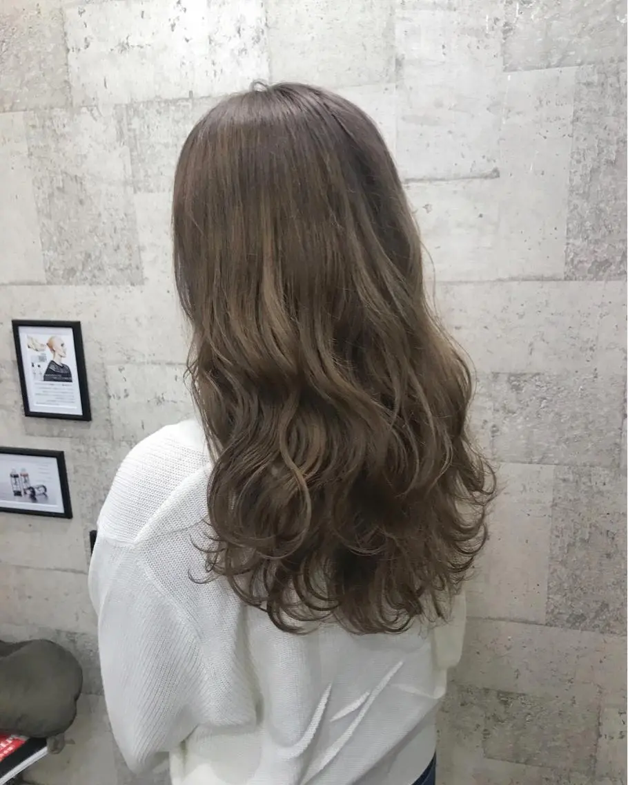 セミロング カラー ダブルカラー グレージュ インナーカラー/天神 ブリーチ/吉田のヘアスタイル