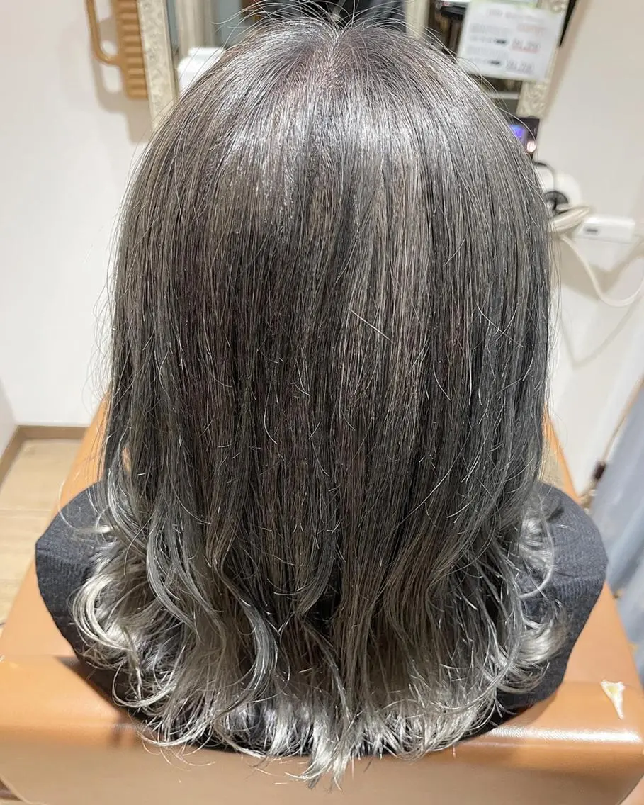 カラー ショートボブ バレイヤージュ ミストバング ブリーチ ケアブリーチ 🫧髪質改善艶カラー _マエダ 🫧のヘアスタイル