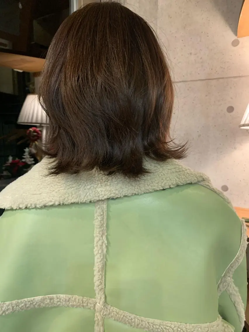 ミディアム カラー ベージュカラー ブリーチ ダブルカラー 前髪似合わせ | yukaのヘアスタイル
