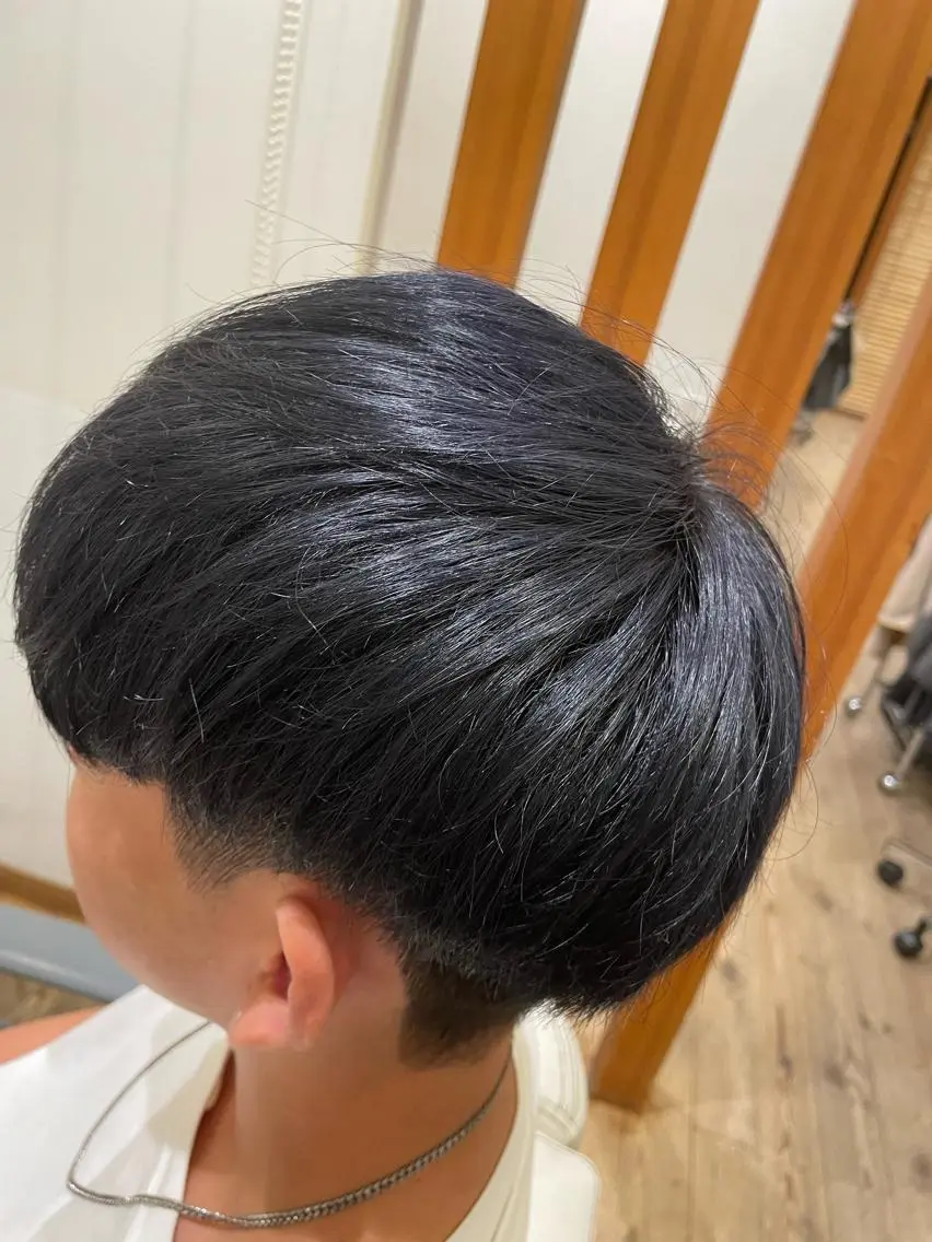 カラー メンズ 黒髪 ブルーカラー ブルーブラック ROSSO北赤羽 アラカワのヘアスタイル