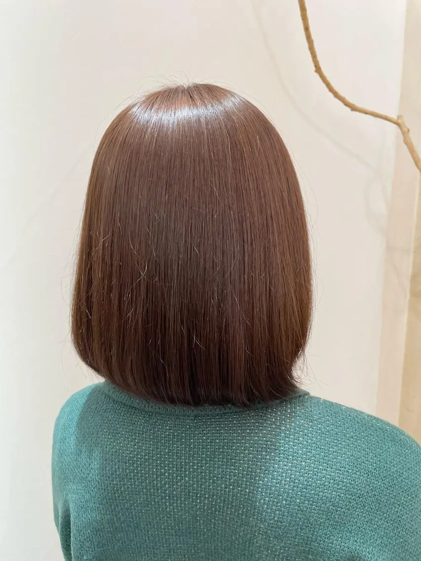 カラー ベージュカラー ブラウンカラー ミルクティーベージュ 塩谷 雪花のヘアスタイル