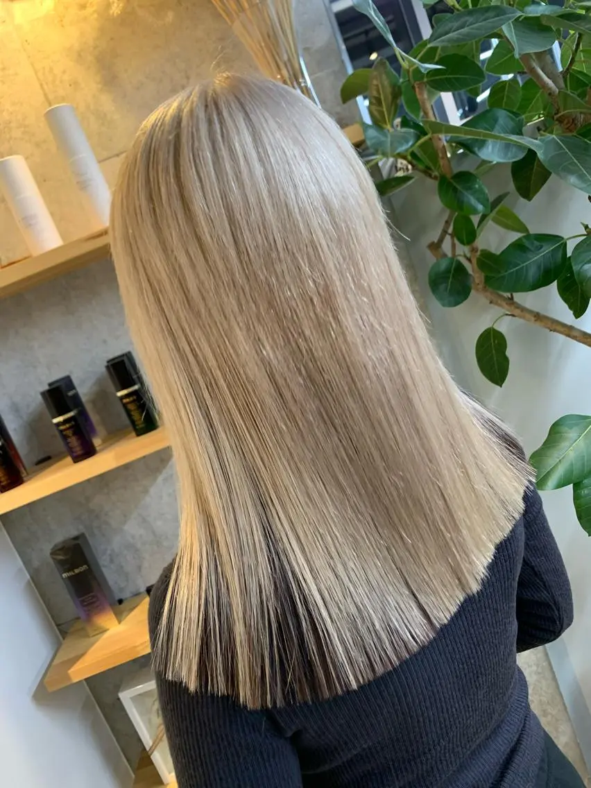 セミロング カラー ヘアカラー トリートメント 天野 開のヘアスタイル