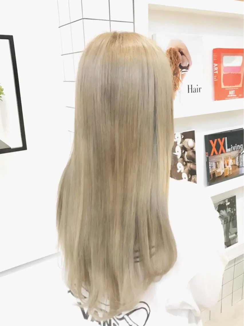ロング カラー ベージュカラー ホワイトベージュ 髙橋 かすみのヘアスタイル