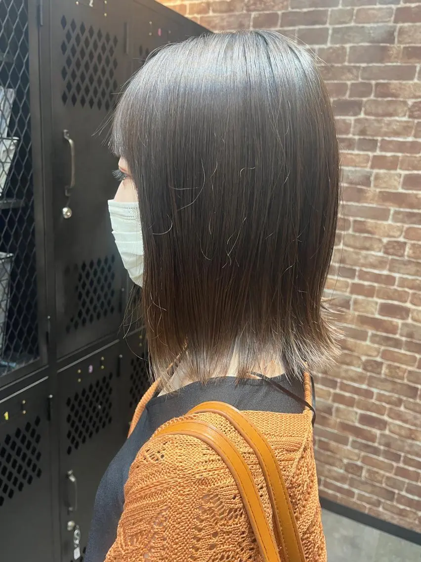 セミロング カラー パーマ ヘアアレンジ メンズ キッズ ネイル マツエク・マツパ アイブロウ メンズパーマ セミロングパーマ ブラウンカラー ケアカラー 透明感カラー 久木原 ゆりのヘアスタイル