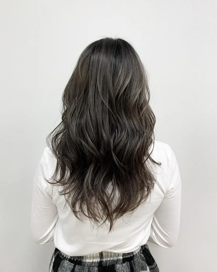 セミロング カラー ハイライトカラー ハイライト レイヤー×縮毛矯正 深見 拓のヘアスタイル