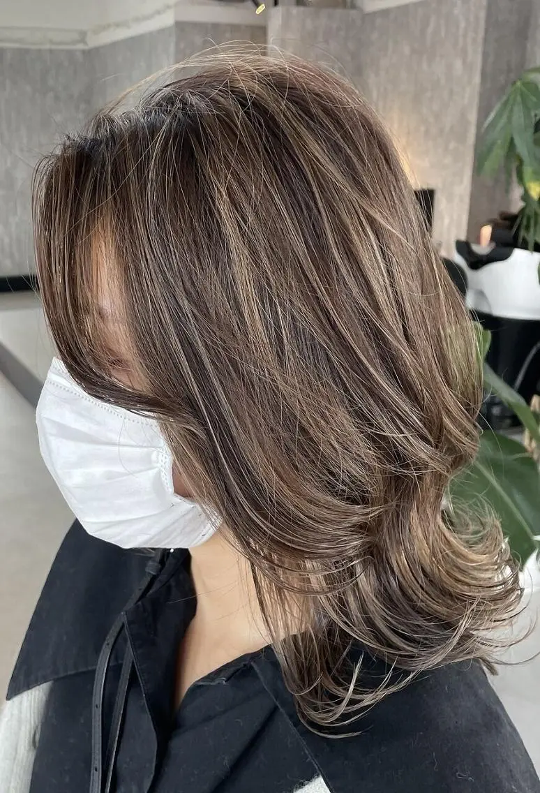 ミディアム ハイライト 似合わせカット ヘアカラー アレンヘアー 阪神尼崎店のヘアスタイル