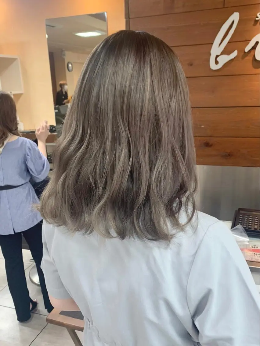 ショート カット ヘアカラー 🫧艶髪カラー🫧 森本くるみのヘアスタイル