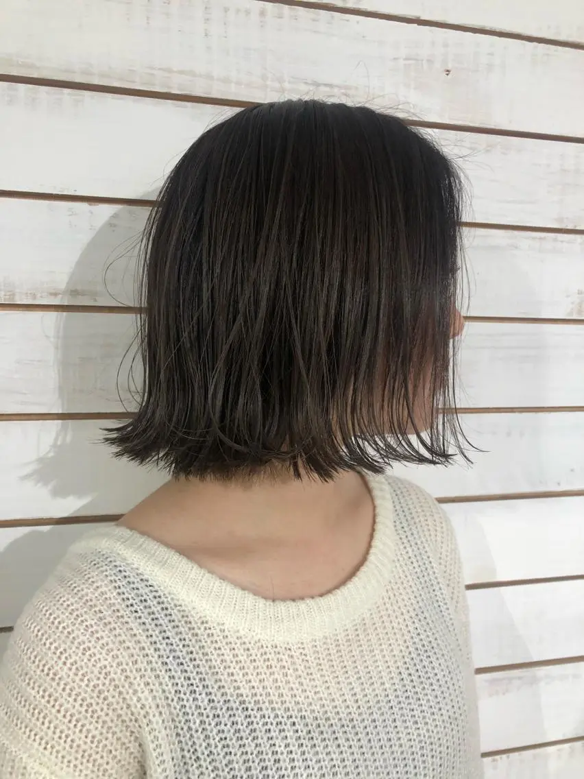 ショート カラー ヘアアレンジ 切りっぱなしボブ グレージュ ボブ 外ハネヘア 🦋美髪/エクステ 🦋アベイクミのヘアスタイル