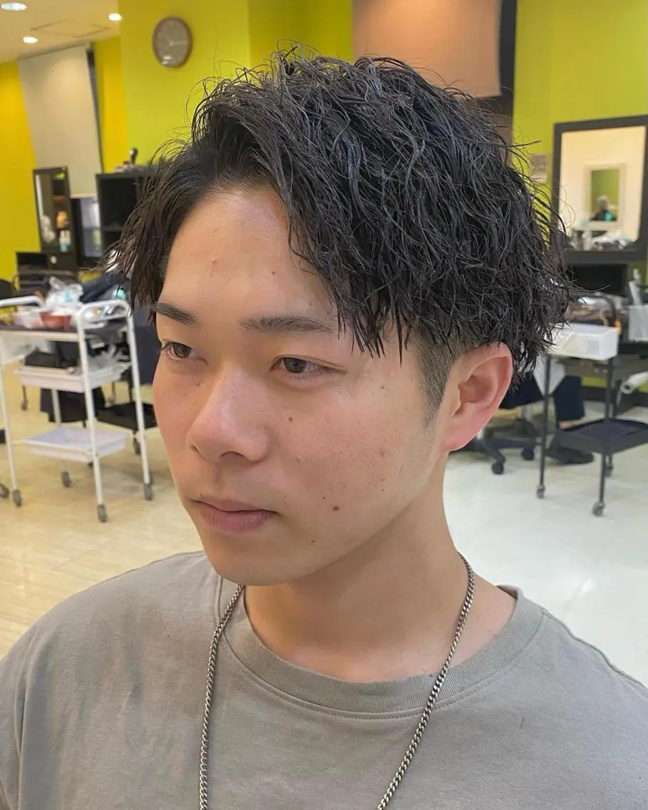 パーマ メンズ アップバング フェードカット メンズパーマ プードルパーマ メンズツイストパーマ 年間2000名担当◎ パーマ職人/仲原佑樹のヘアスタイル