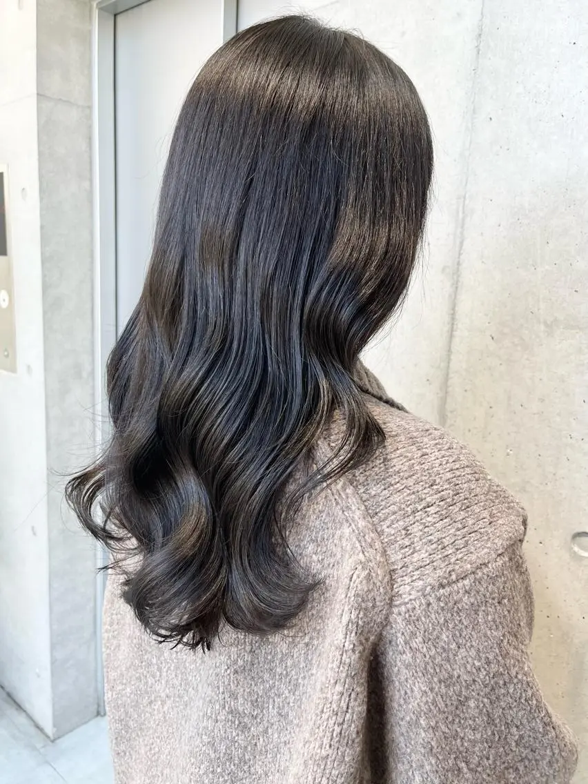ミディアム カラー パーマ ヘアアレンジ カット ヘアカラー トリートメント 透明感/オリーブ/ グレージュ/YUKAのヘアスタイル