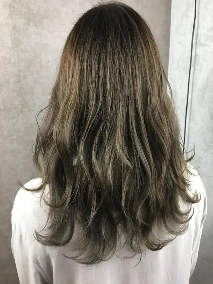 セミロング カラー ツイストスパイラル パーマ✂︎ KYOUのヘアスタイル