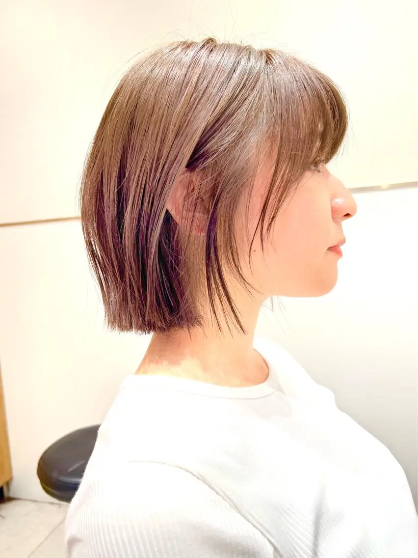 ショート カラー 切りっぱなしボブ 前下がりボブ ブリーチ グレージュ イルミナカラー カット ヘアカラー トリートメント レイヤー専門家 ダブルカラー修のヘアスタイル