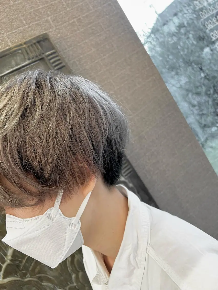 カラー ブリーチ シルバー earth甲府昭和店 東 允のヘアスタイル