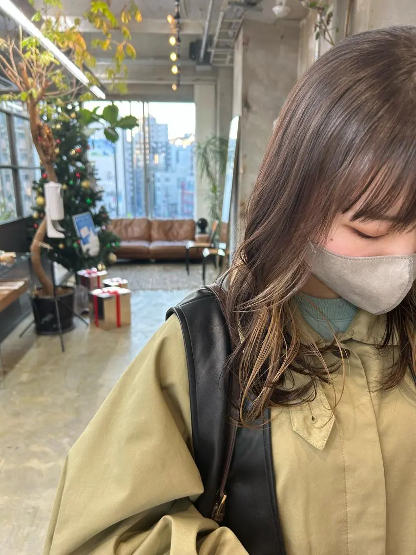 ロング カラー ベージュカラー イヤリングカラー maho/垢抜け カラーパーマのヘアスタイル