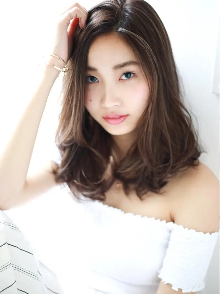 ロング ボブ アンブレラカラー💫 フェイスフレーミングのヘアスタイル
