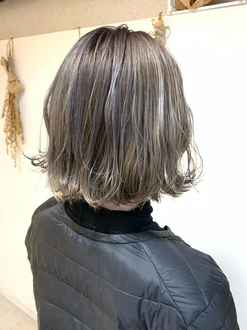 ショート カラー ヘアカラー トリートメント Miru by INCE HAIRのヘアスタイル