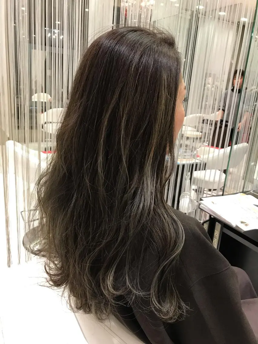カラー 茂木 絵梨子のヘアスタイル