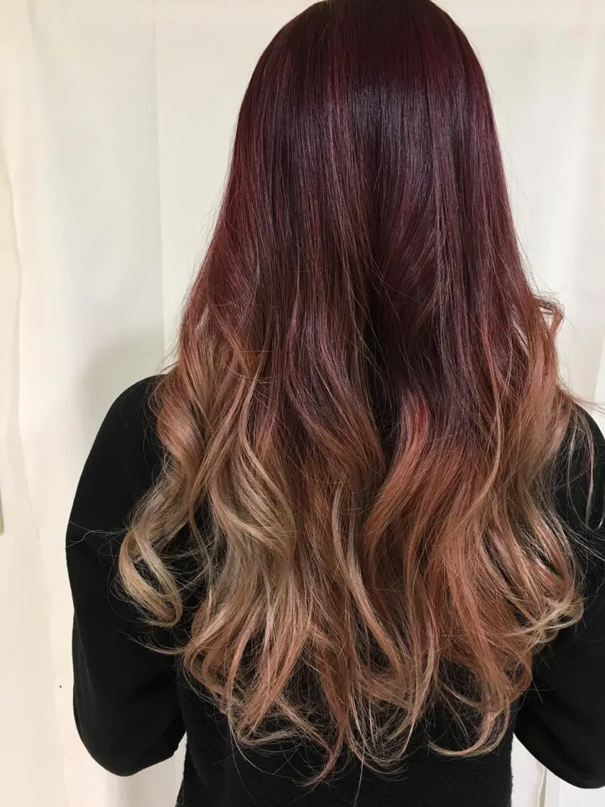 ロング カラー ヘアアレンジ グラデーションカラー レッドカラー きむえり/髪質改善 /うねり広がり改善のヘアスタイル