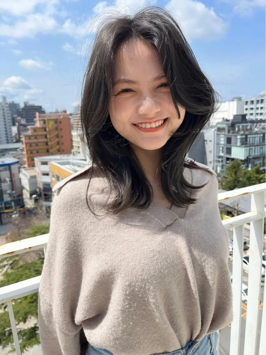 ミディアム カラー ヘアアレンジ 🫧umu.🫧韓国 /レイヤーカットのヘアスタイル