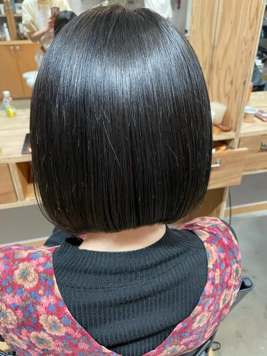 ミディアム カラー パーマ ヘアアレンジ ネイル マツエク・マツパ ボブ 暖色ボブ 🍊rikakoのヘアスタイル