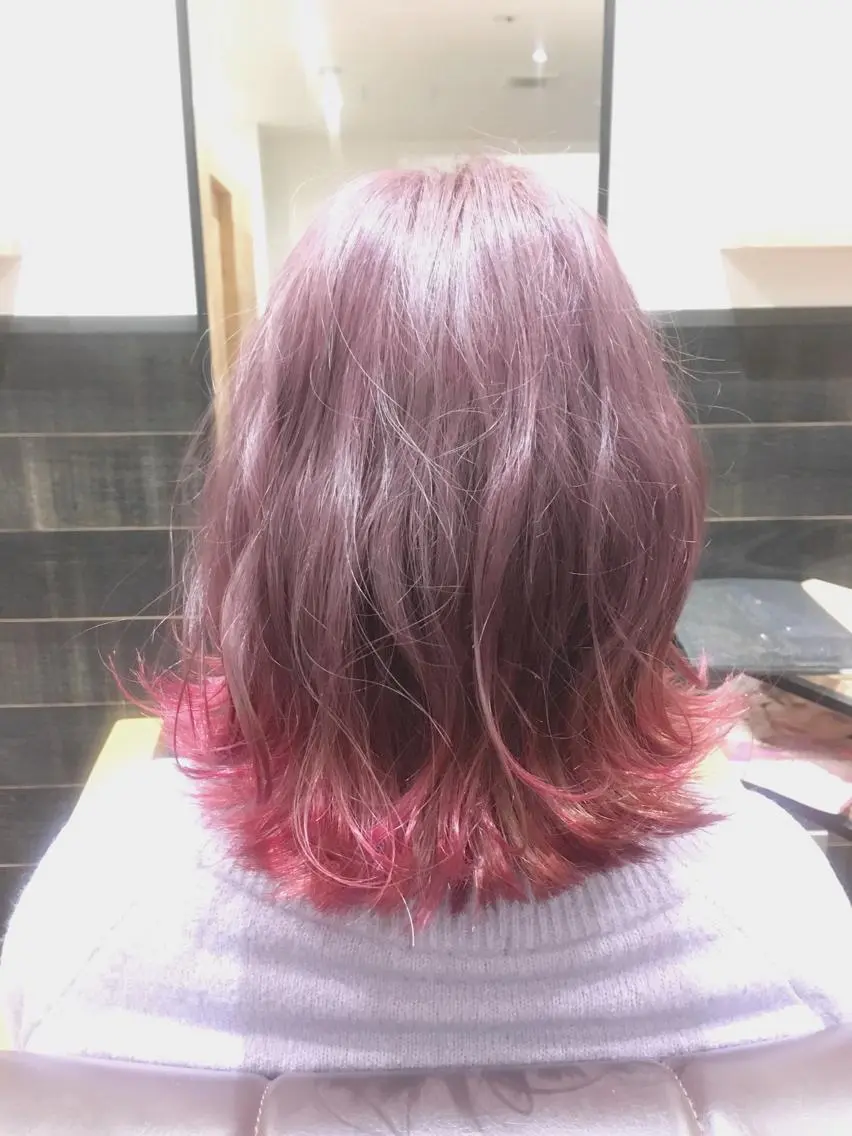 ミディアム カラー ヘアアレンジ 栗林 実莉のネイルデザイン