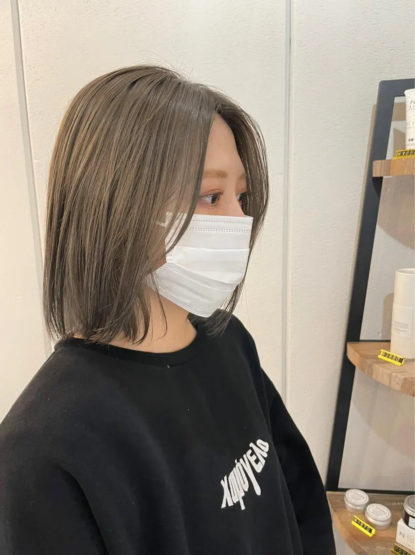 ミディアム カラー レイヤー べージュ 白石研太のヘアスタイル