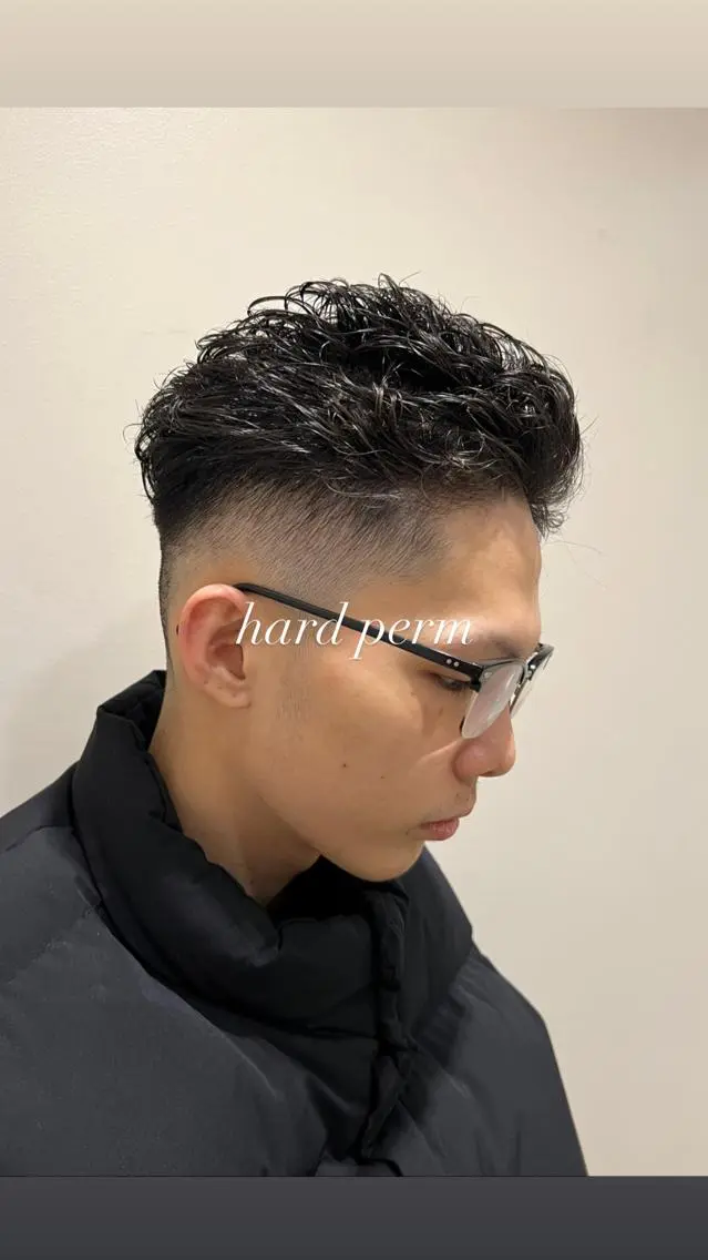 パーマ メンズ カット パーマ トリートメント ヘッドスパ ヘアセット オカベ ショウマのヘアスタイル