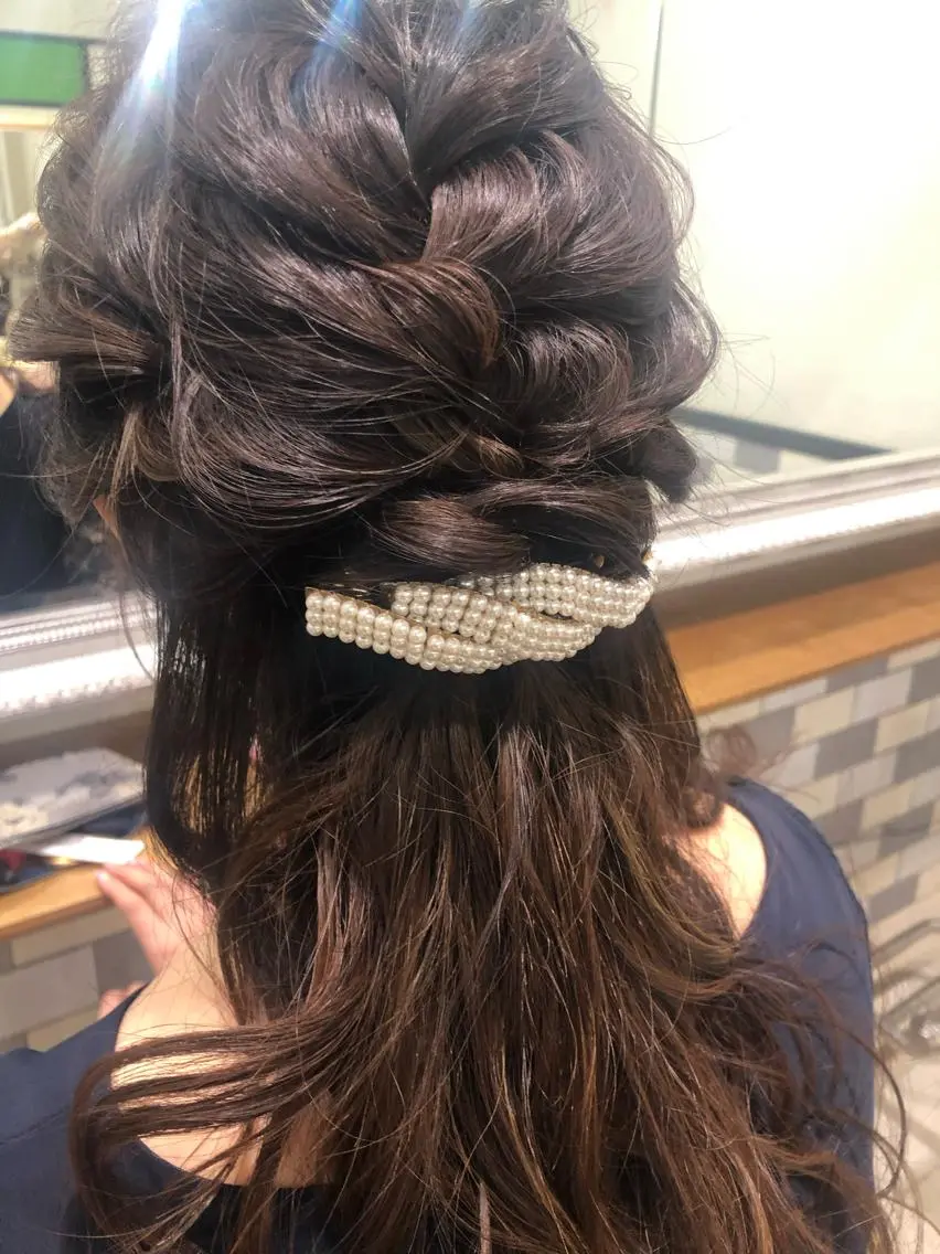 セミロング ヘアアレンジ ハーフアップ ✳︎SERA✳︎ 平日のみご案内の眉毛・アイブロウイメージ