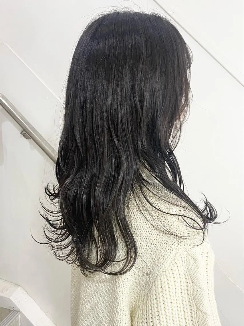 ロング カラー 黒髪 グレーブラック ハル🌸柔色/ ブリーチなし/艶髪のヘアスタイル