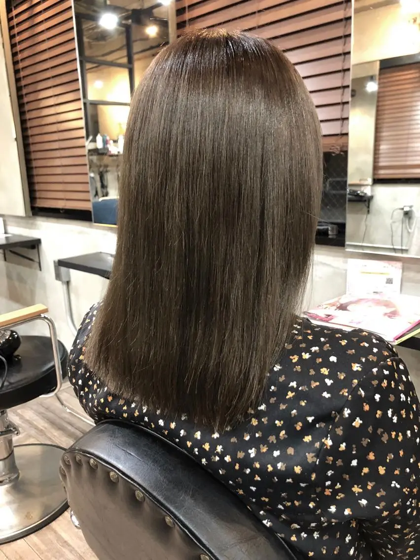ミディアム カラー グレージュ イルミナカラー カット ヘアカラー 🔥ハイトーン🔥 🌈柴田尚貴🌈のヘアスタイル