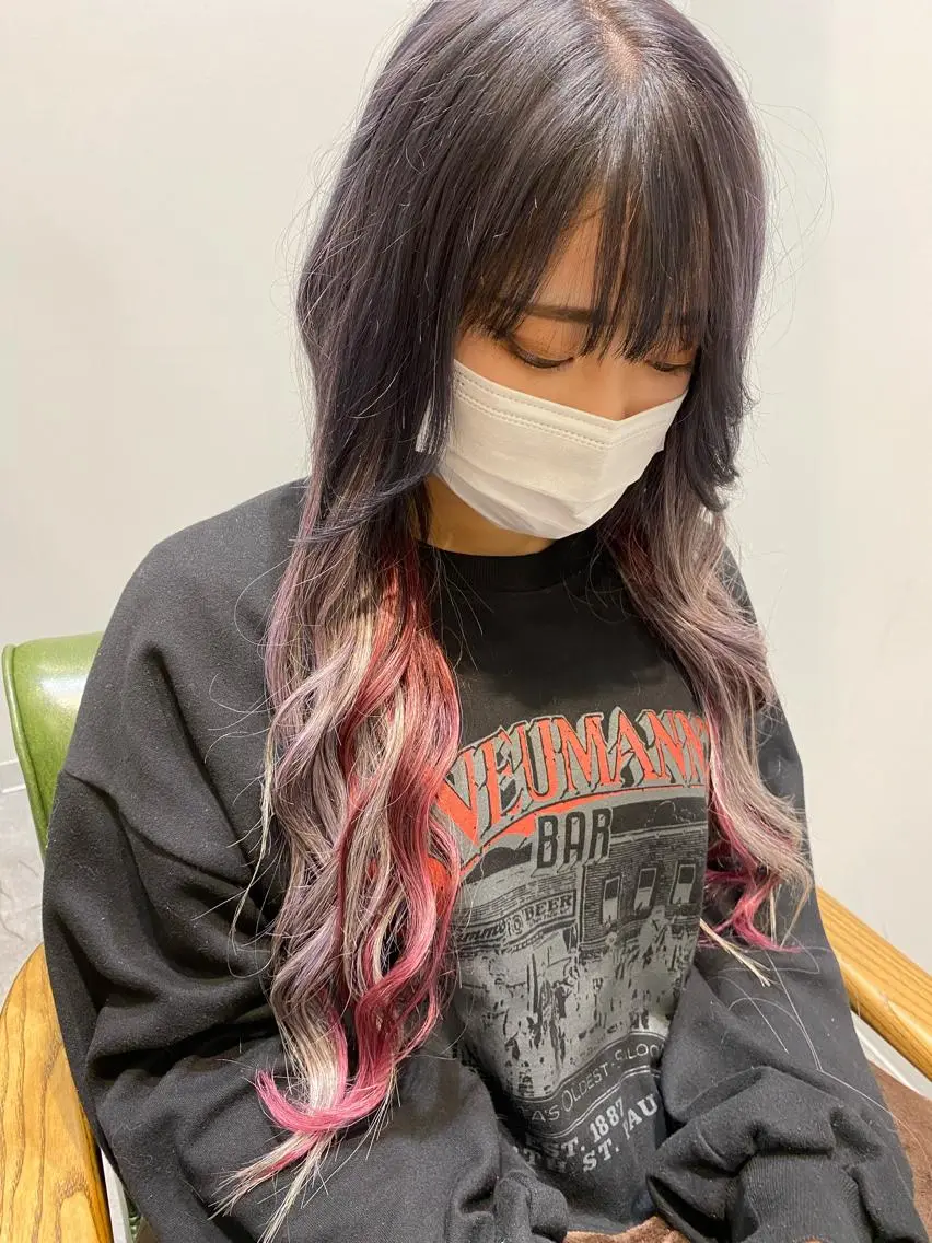 ロング カラー ダークシルバー グラデーションカラー レッドカラー シルバー 派手髪系🦄美容師 chikaのヘアスタイル