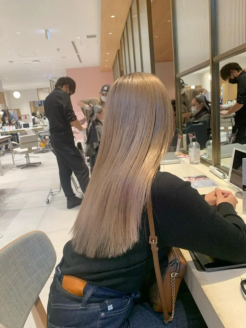 ロング カラー ベージュカラー 透明感カラー グレージュ ボブ ヘアカラー トリートメント ヘアセット レイヤー専門家 ダブルカラー修のヘアスタイル