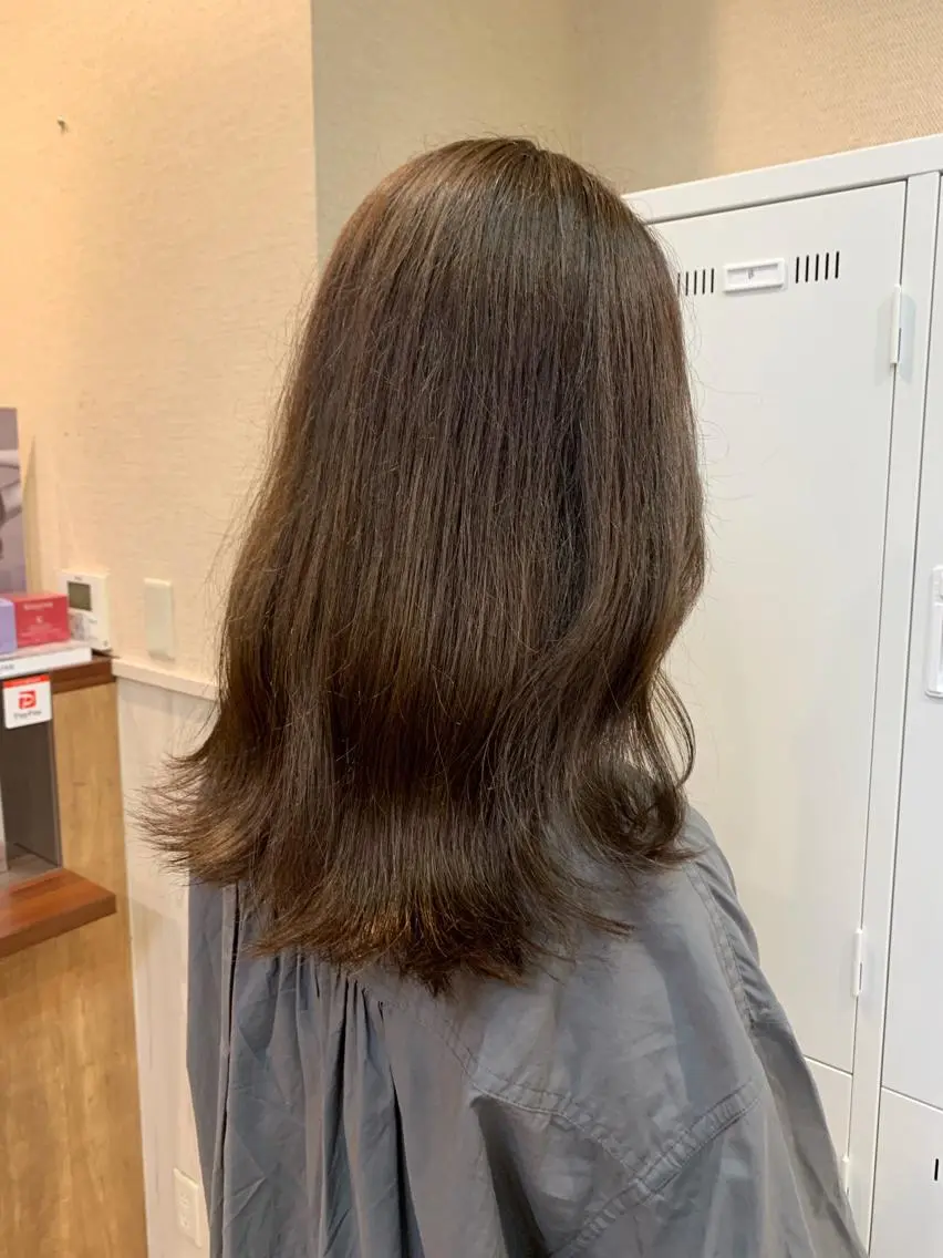 ミディアム カラー グレージュ カット ヘアカラー NUMBER 天王寺 🌼yuriのヘアスタイル