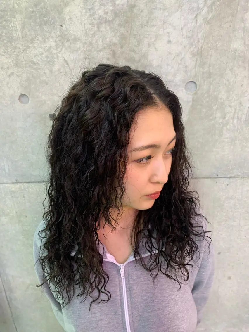 セミロング パーマ パーマ HARURU🪮✨ ブレイズ海外ヘアのヘアスタイル