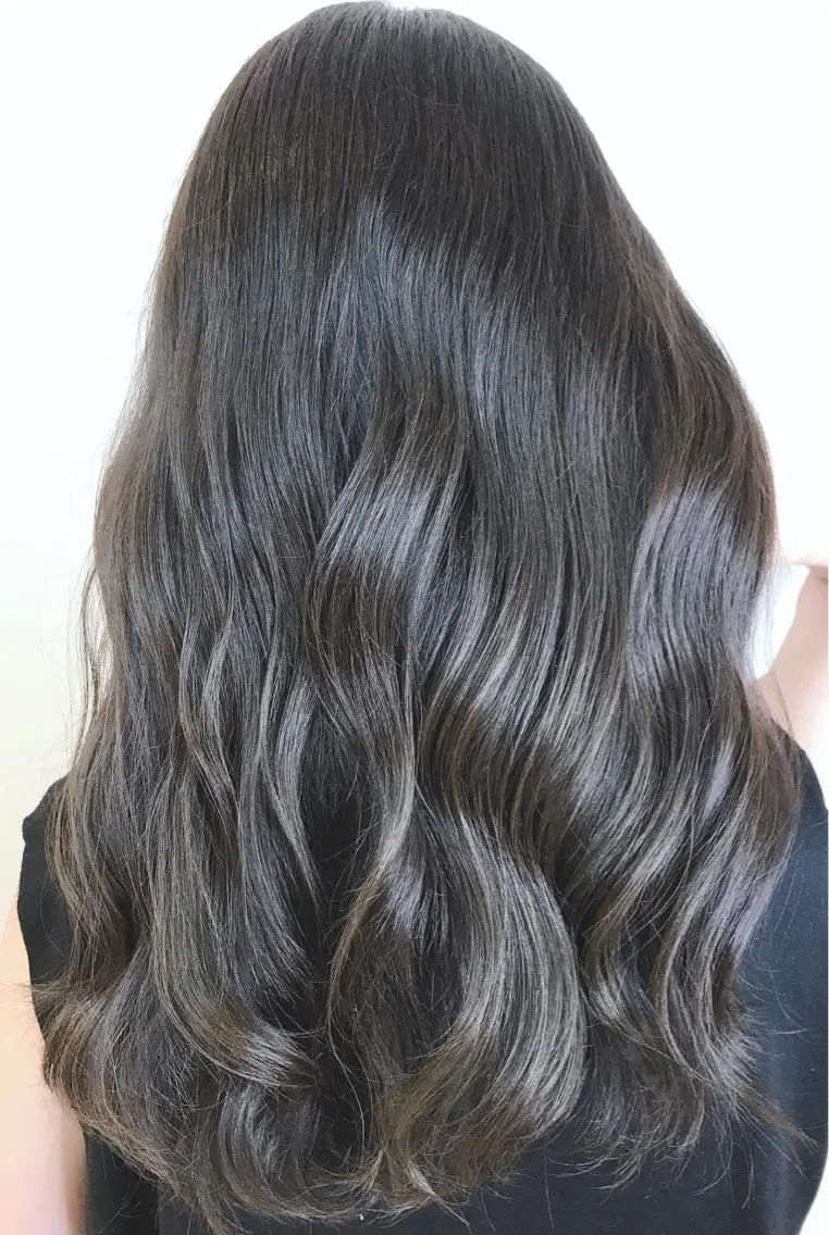 ロング カラー アクアカラー アッシュ ブリーチ イルミナカラー ブリーチなしカラー 上條 航平のヘアスタイル