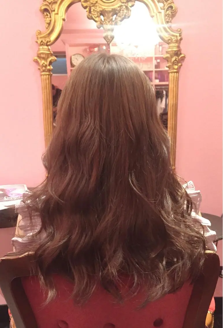 ロング カラー ベージュカラー ミルクティーベージュ 櫻井 愛弓のヘアスタイル