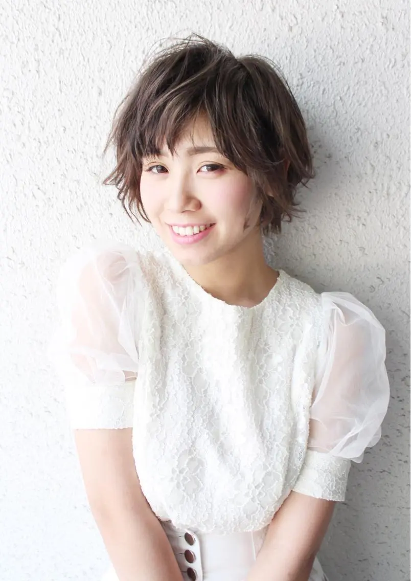 ショート アッシュ 桑名 淳のヘアスタイル